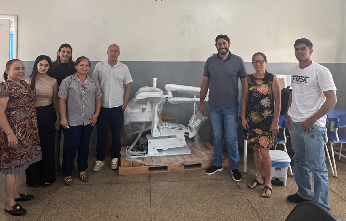 Márcio Pacele visita escola Maria Jacira, em Nova Califórnia, e acompanha investimento em saúde e educação